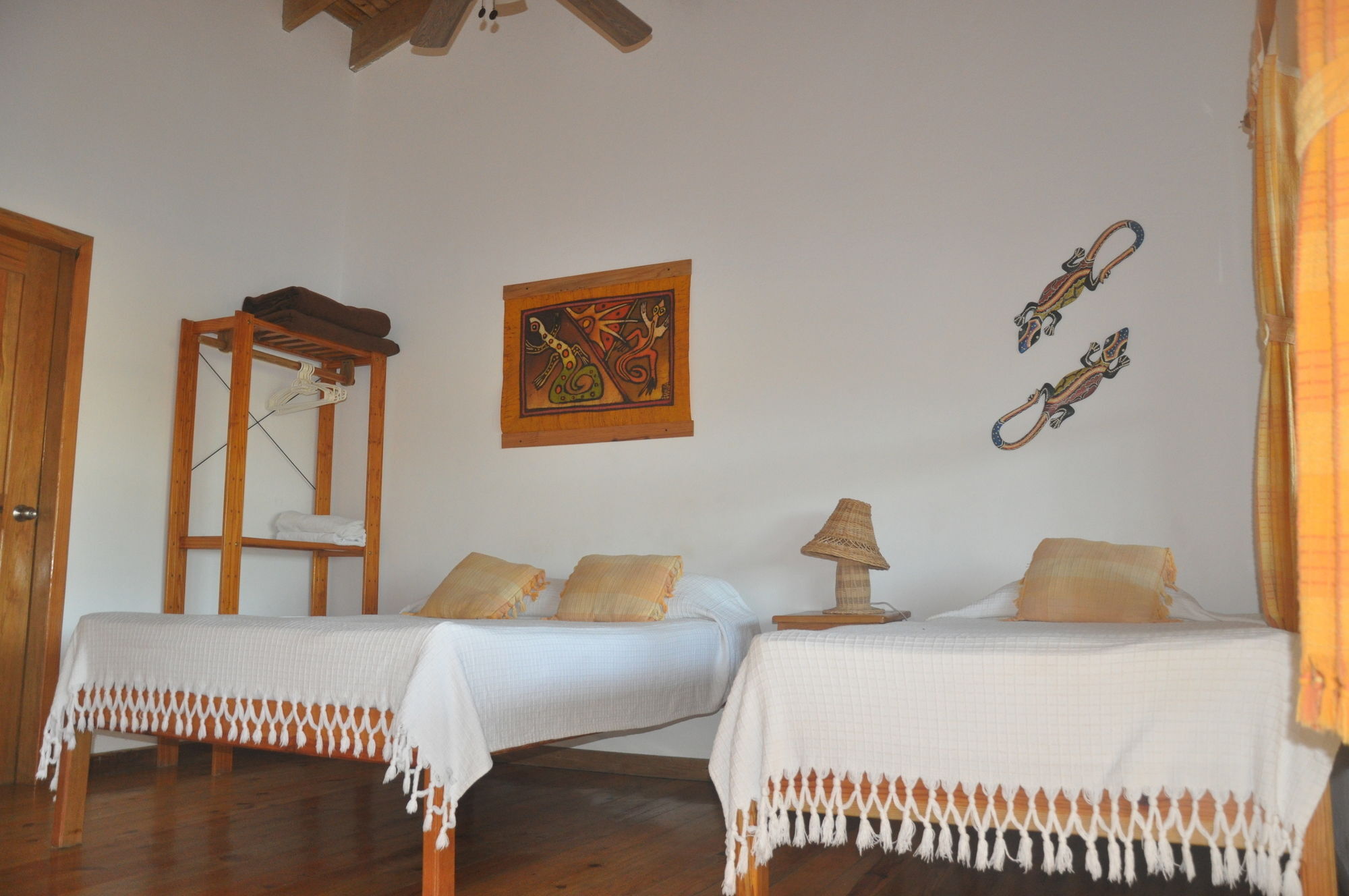 Hotel Posada Las Orquideas,West End Exterior photo
